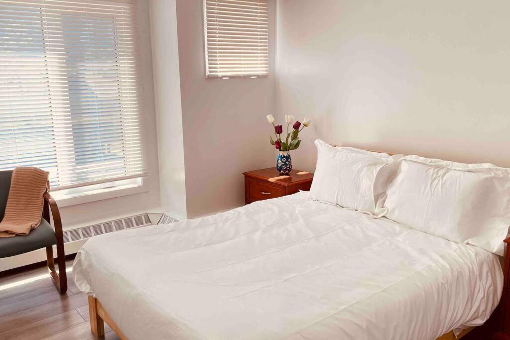 Unit #201 Cozy Mountain View 1Br In Dt Apartman Canmore Kültér fotó