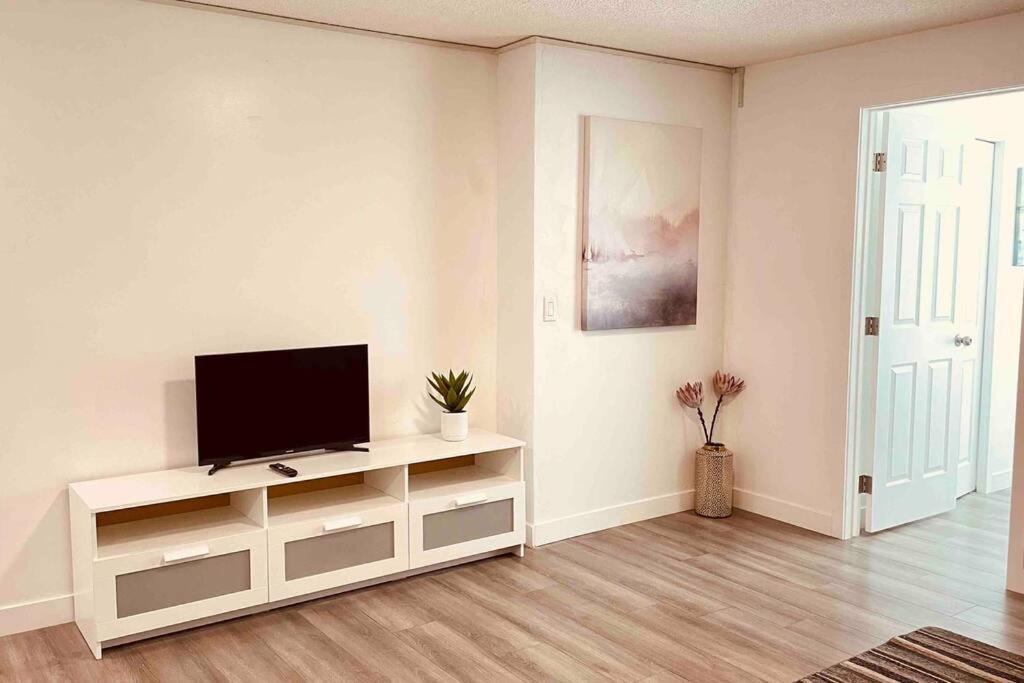 Unit #201 Cozy Mountain View 1Br In Dt Apartman Canmore Kültér fotó